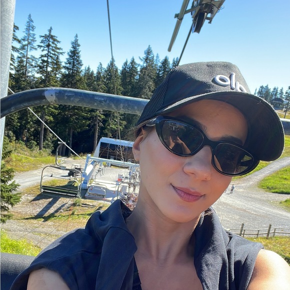 Meet your Posher, Shokoufeh - Picture 1 of 1